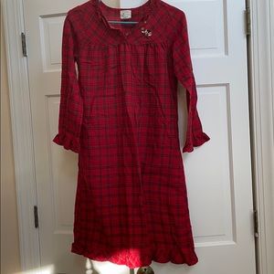 Minnie-Mouse nightgown